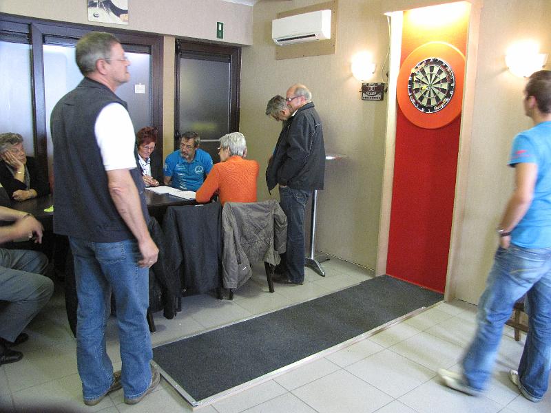 Darts, 6 pijltjes gooien voor extra punten (8).JPG